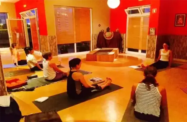 Hybrid yoga teacher training by Bend It Like Buddha Yoga with short in-person intensive