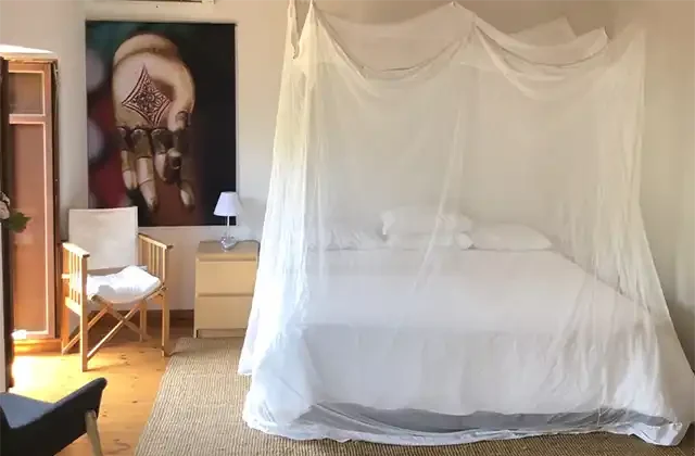 Twin sharing room 2 with separate beds for yoga retreat in Portugal